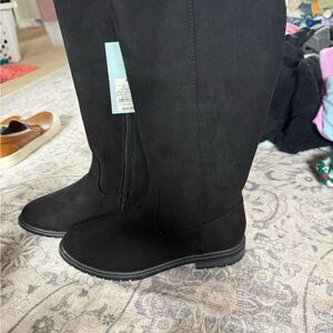 New! Kids 4 black boots